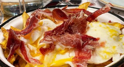 ¡Desayuno fácil y rápido! Huevos rotos con jamón y patatas