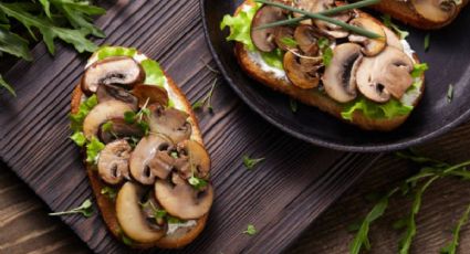 Portobello relleno de espinacas, la cena ligera que puedes hacer en 20 minutos