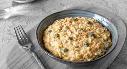 Haz una ensalada de garbanzos, atún y huevo en 20 minutos