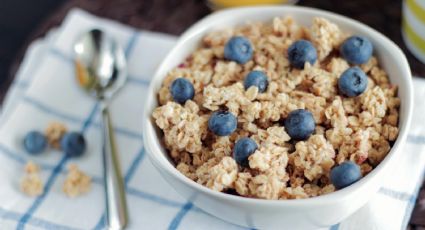 ¡Ricos y saludables! 3 desayunos con avena que puedes preparar fácilmente