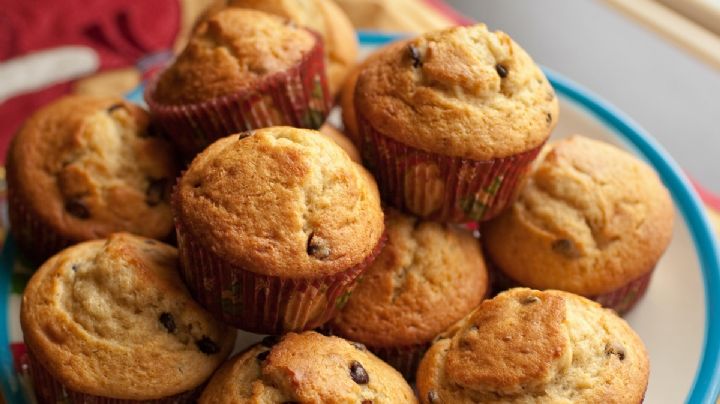 ¡Postre saludable en minutos! Prepara unos deliciosos muffins de avena y plátano