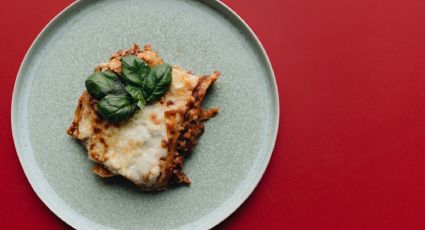 Sorprende a todos con esta receta de lasaña de sartén sin horno