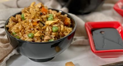 ¡Receta vegetariana para almorzar! Prepara arroz frito con verduras