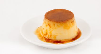 Prepara este rico flan de huevo en microondas