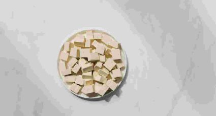 El truco para preparar tofu casero, la carne vegana rica en proteínas