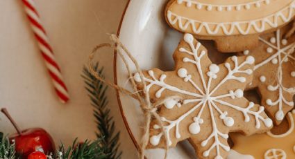 ¿Cómo hacer glasa real con 3 ingredientes para decorar galletas navideñas?