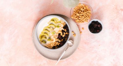 Smoothie bowl: El desayuno ligero y saludable que te ayuda a mantener tu peso