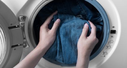 4 trucos de limpieza para que tus jeans no se decoloren en la lavadora