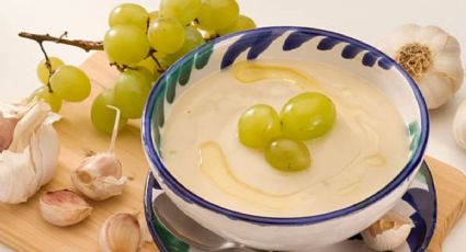 Para el frío prepara una deliciosa crema de queso con uvas