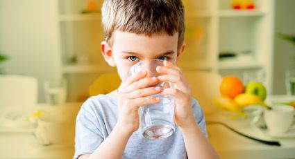 ¿Cuánta agua hay que beber al día para adelgazar?