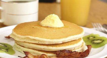 En muy pocos pasos, disfruta unos hotcakes con harina de arroz