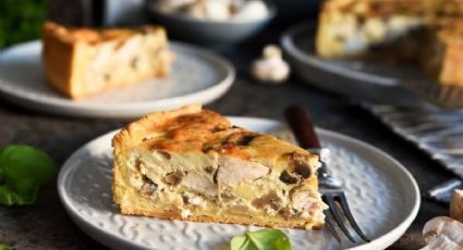 Así puedes preparar una tarta de pollo y puerro súper práctica