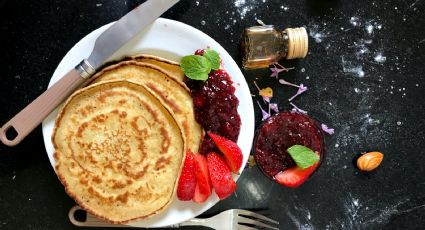 Sin huevo y muy sabrosas, prepara estas tortitas de manzana