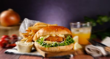 Semana Santa: sorprende a tus amigos con esta hamburguesa de bacalao y gambas