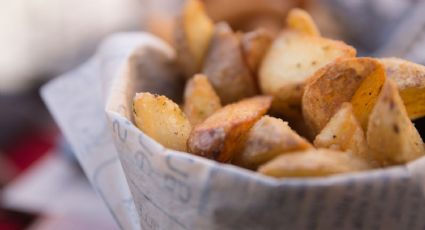 Un restaurante colgó un cartel de “patatas bravas” pero recibió duras críticas