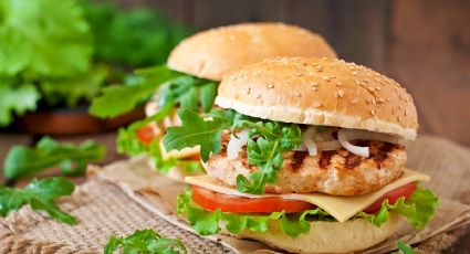 Con 4 ingredientes unas ricas hamburguesas de pollo hecha en casa