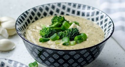 Receta saludable: prepara esta sabrosa sopa de queso, brócoli y patatas