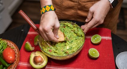 Una entrada exquisita: aprende a hacer estos sabrosos nachos con guacamole