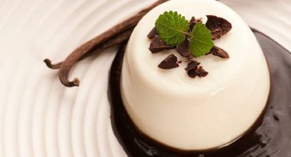 Sin gluten: así puedes preparar una deliciosa panna cotta con chocolate y uvas caramelizadas