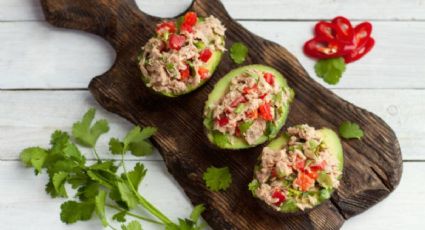 En 20 minutos: prepara unos saludables aguacates rellenos de salmón