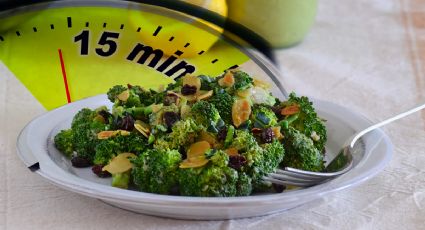 En 15 minutos: prepara una deliciosa ensalada de brócoli, almendras y crema de aguacate