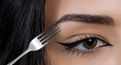 El particular utensilio de cocina para hacer el eyeliner perfecto