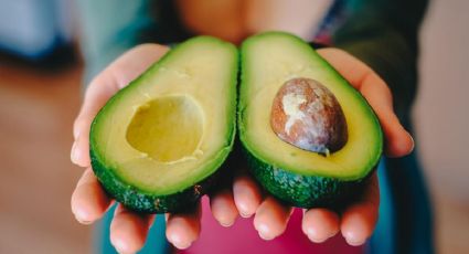 Trata de no sonreír antes de conocer los beneficios que tiene comer aguacate por la noche antes de dormir