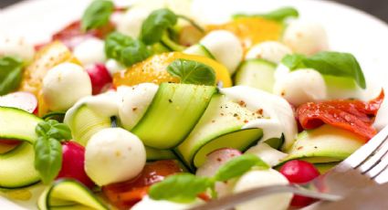 La ensalada de pasta fría y calabacín ideal para resolver un almuerzo en 20 minutos