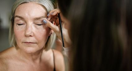 Delineado en tono bronce: el maquillaje perfecto para todas las mujeres mayores de 40 años