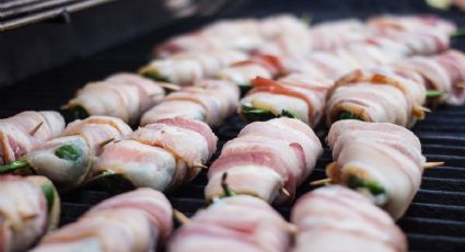 Cocina unas ricas brochetas de espárragos y panceta en 6 pasos