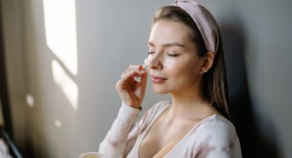 Esta es la mezcla perfecta para fabricar tu propia crema contra las arrugas de los ojos