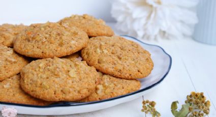 Así puedes hacer galletas de coco y zanahoria con 5 ingredientes (sin azúcar)