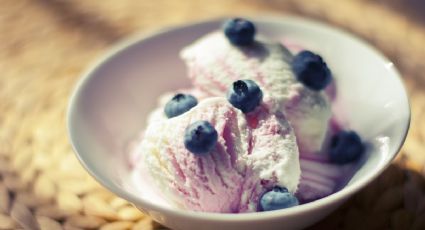 Con arándanos y 4 ingredientes: así puedes hacer un delicioso helado casero