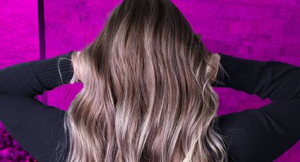 Cómo aplicar el balayage inverso para iluminar el rostro (sin hacer mechas)