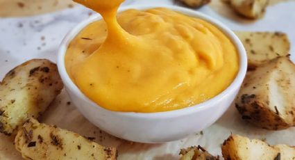 En 3 pasos y en casa: cómo hacer salsa cheddar para tus patatas fritas