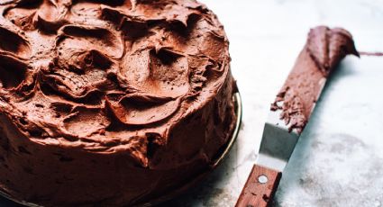 Cómo hacer un cremoso pastel de chocolate sin harina