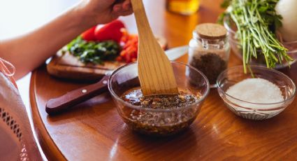 Prepara chimichurri casero en 15 minutos para acompañar tus platillos