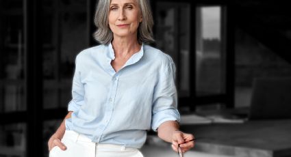 Este es el look con pantalón blanco perfecto para mujeres elegantes mayores de 50 años