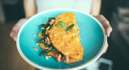 Con 4 ingredientes, el omelette ideal para almorzar en pocos minutos