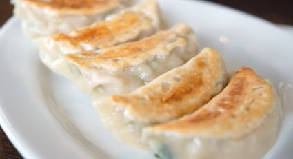 Postre sin horno: Haz unas gyozas rellenas de crema de avellana y plátano en tan solo 6 pasos