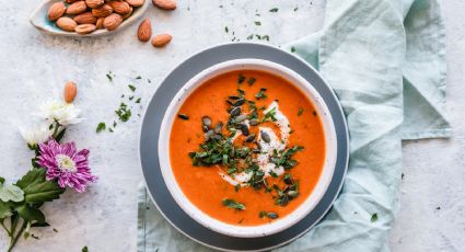 Haz una crema de tomate y pimientos asados en tan solo 4 pasos