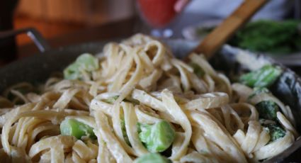 Haz una pasta Alfredo solo con 3 ingredientes