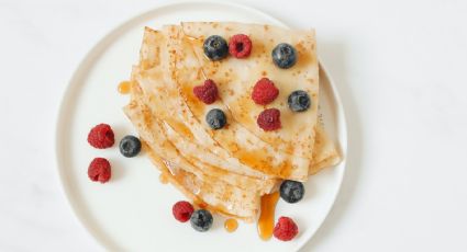 ¿Te sobró harina para pancakes? Haz crepes para el desayuno en 10 minutos