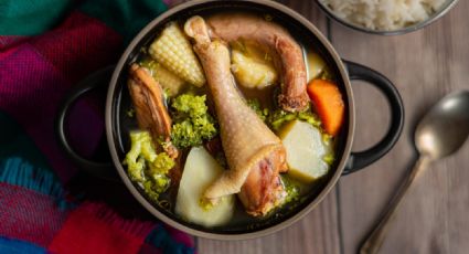 Espanta el frío con la receta de la abuela de caldo de pollo casero