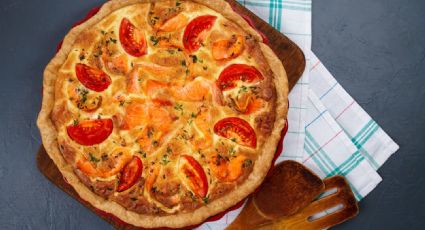 La receta de tarta de atún, berenjenas y patatas que se prepara en 35 minutos