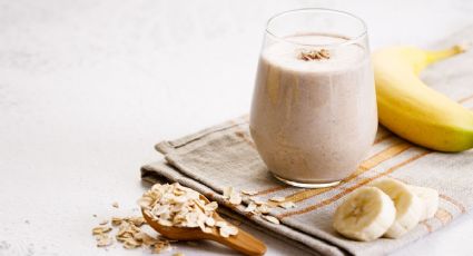 Recarga energía por la mañana con este batido de proteína natural hecho de avena