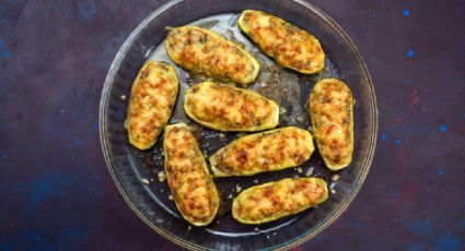 Cena con los calabacines rellenos de carne y setas que se preparan en menos de una hora