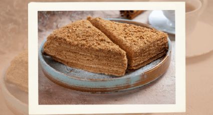 Disfruta un pastel de café y nueces sin horno en menos de una hora