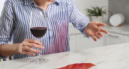 3 consejos eficaces para eliminar las manchas de vino en la ropa