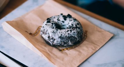 Sin horno: Receta de donuts sabor cookies and cream (sin azúcar y sin harina)